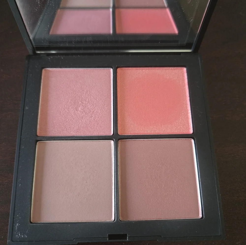 NARS basic instincts 1 cheek palette